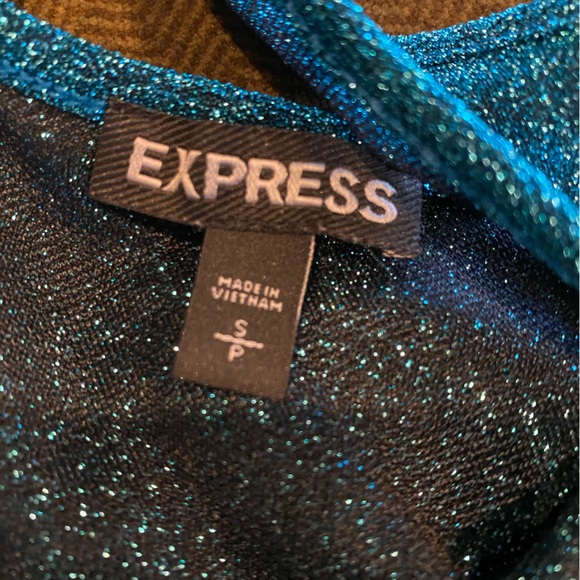 5 tank tops. XS(2) S(1) M(2) - Picture 5 of 10